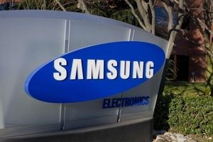 Samsung запатентовал голографический смартфон со сворачивающимся экраном